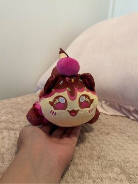 Aphmau Cat Mee Meows plush from litter 7: carnival treats : banana split sundae
